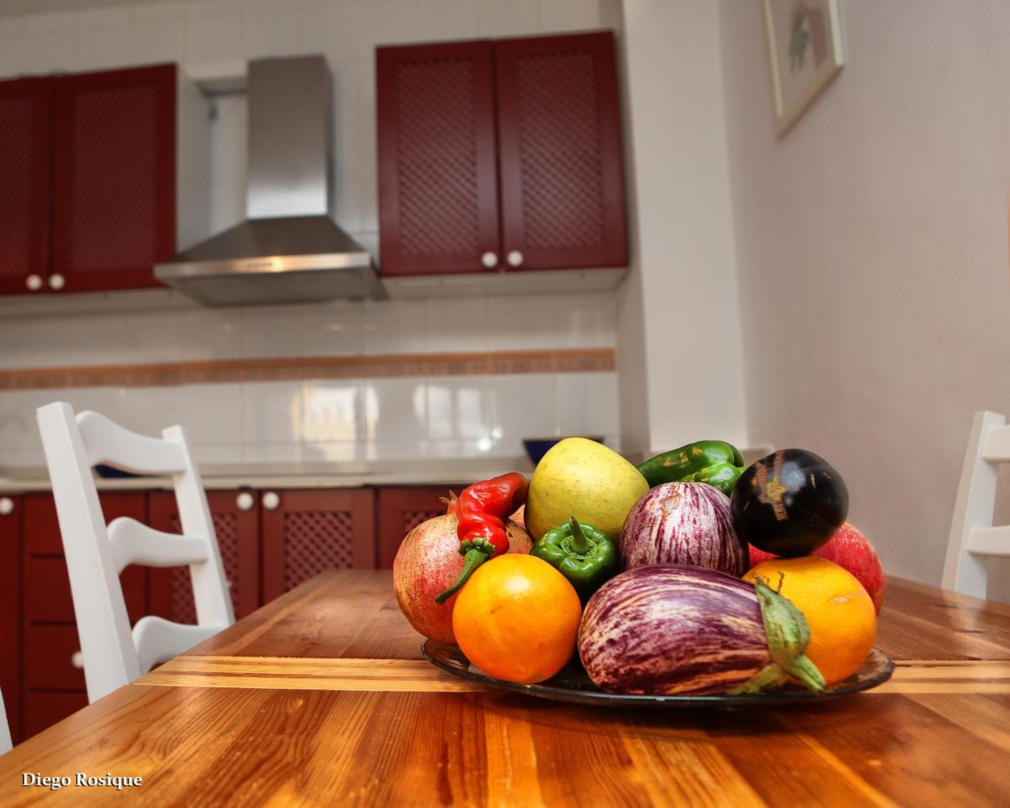 Three-Bedroom Apartment,715676692:JPEG