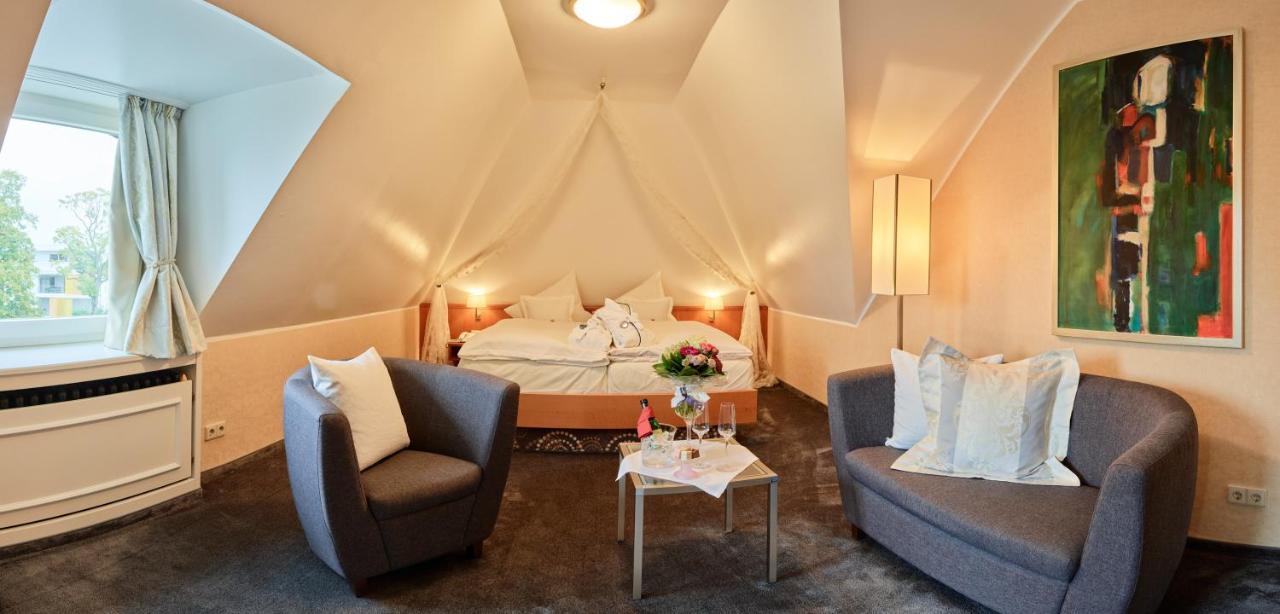 Standard Double Room,978791575:JPEG