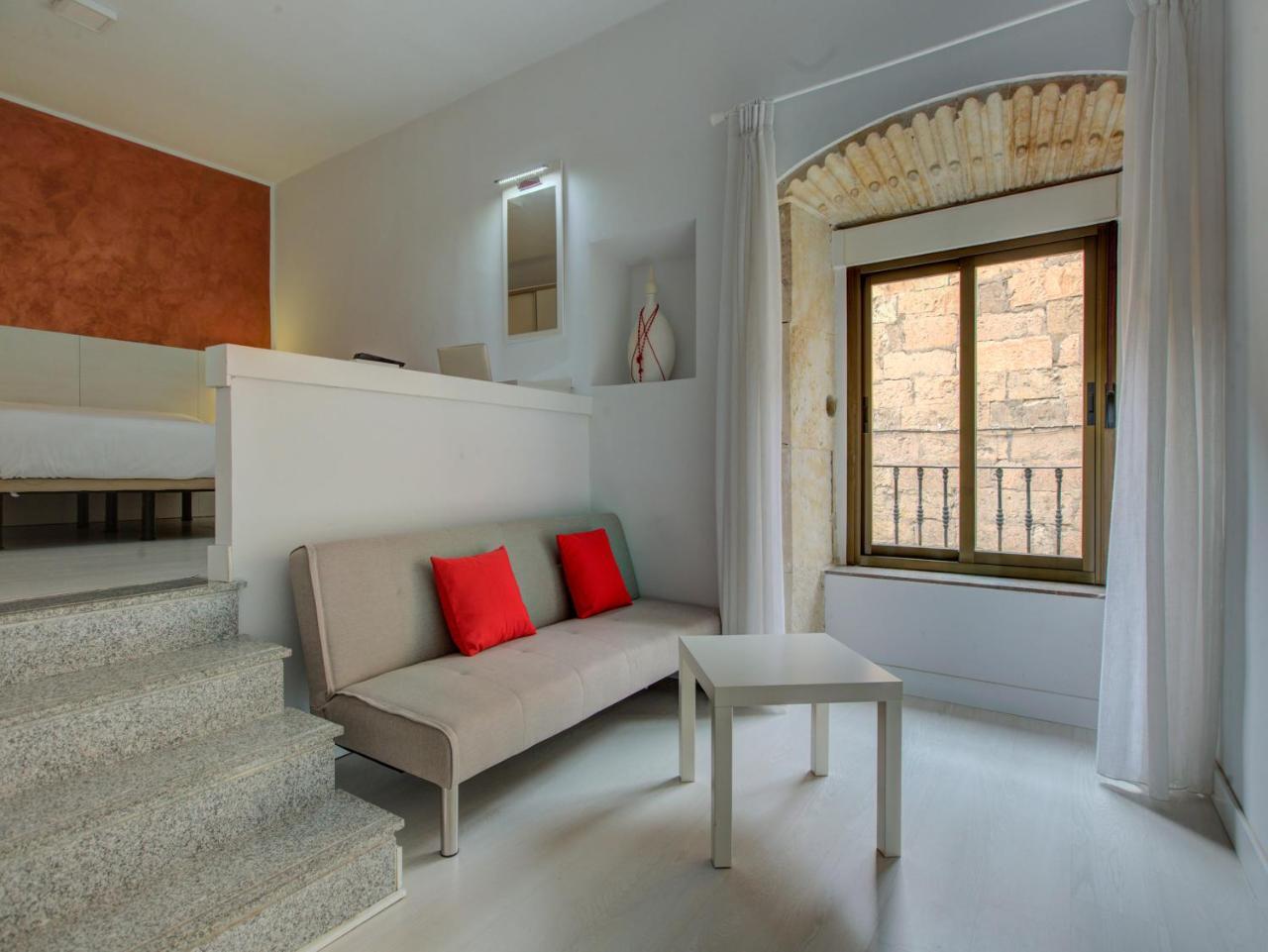 Standard Twin Room with Sofa,800074686:JPEG