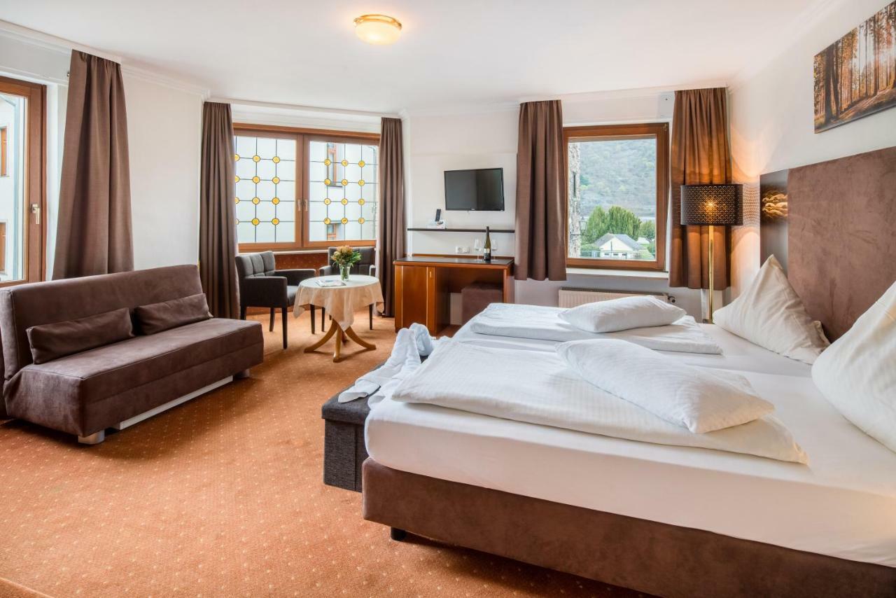 Dreibettzimmer mit Dusche
