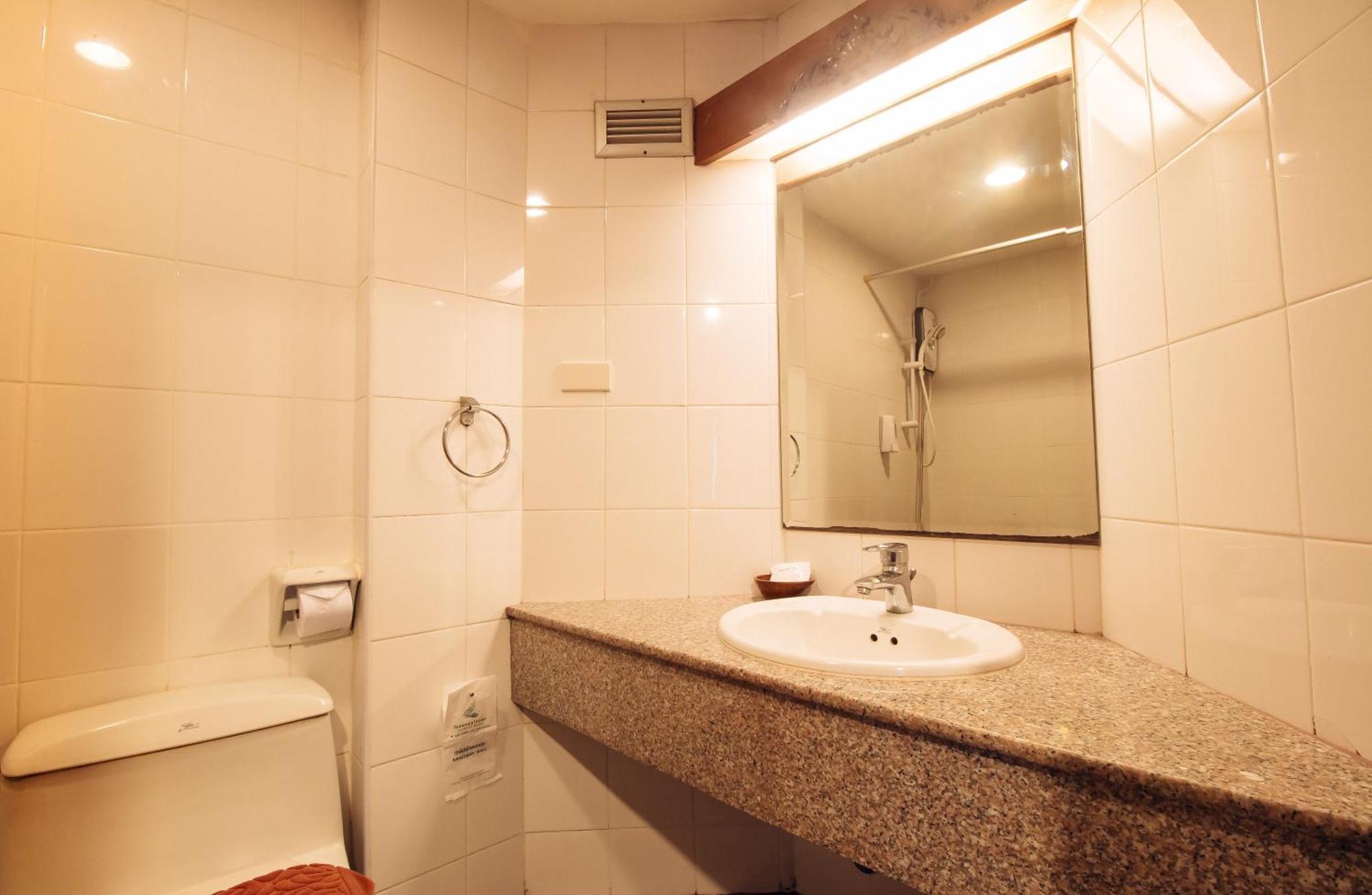 Superior Double or Twin Room,943515220:JPEG