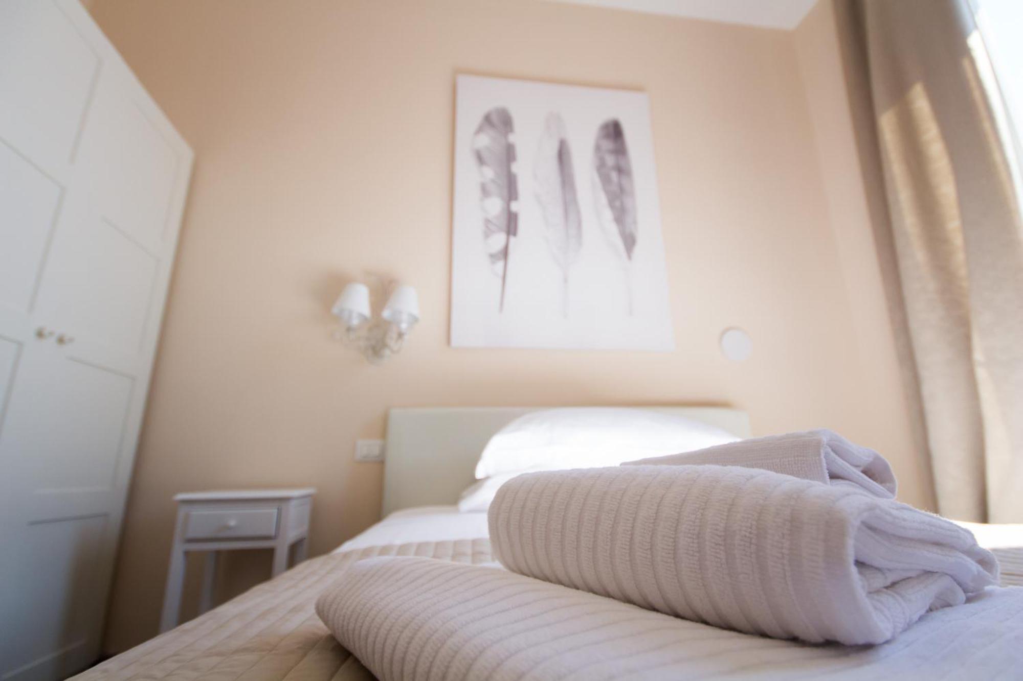Double Room with Private Bathroom,823228691:JPEG