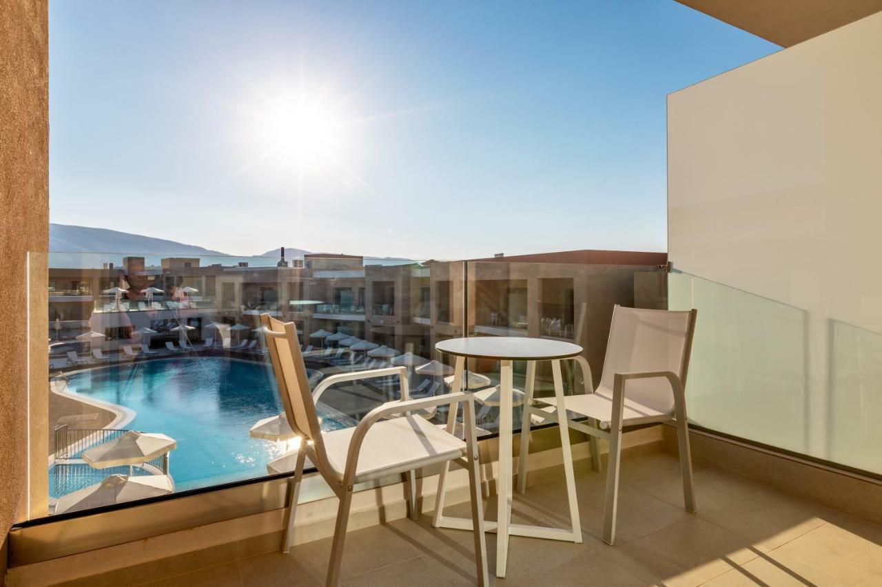Triple Room with Pool View