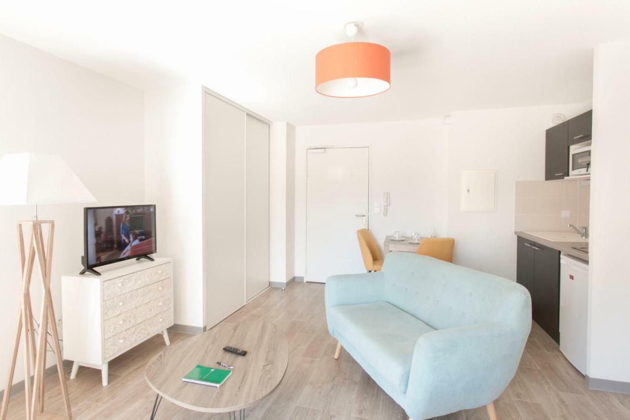 Studio Apartment,832211576:JPEG