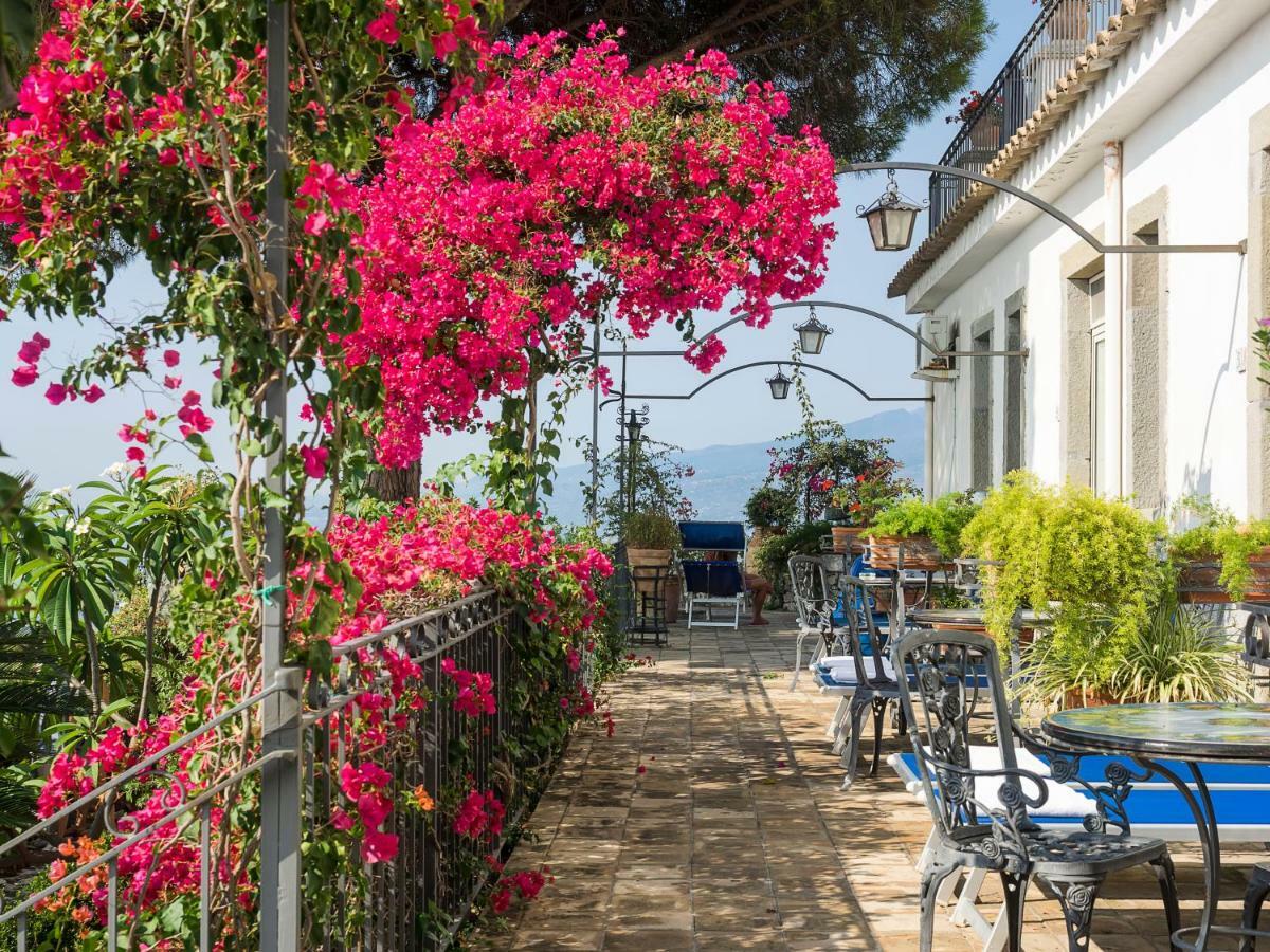 Double Room with Terrace and Sea View