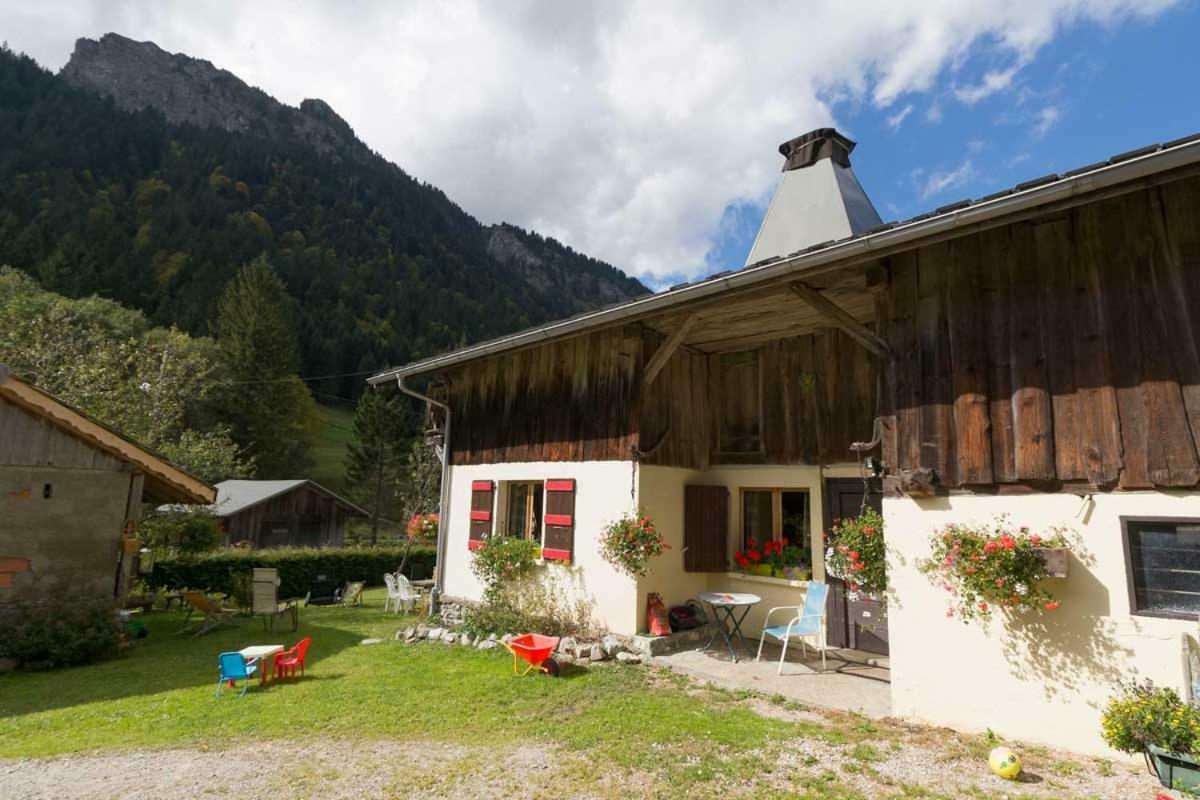 Three-Bedroom House,857734307:JPEG
