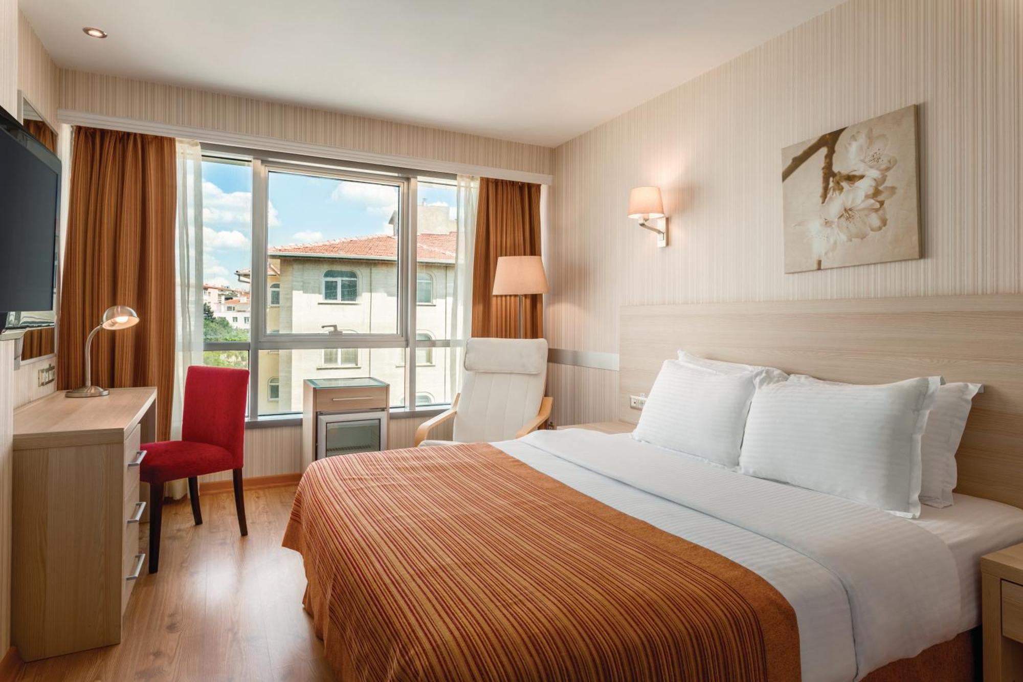 Double Room,1630863194:JPEG