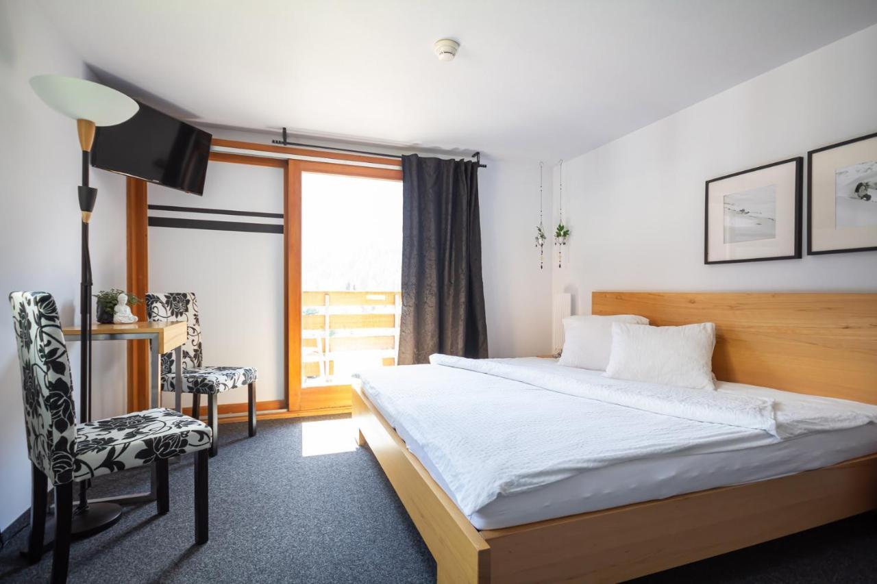 Doppelzimmer mit Balkon