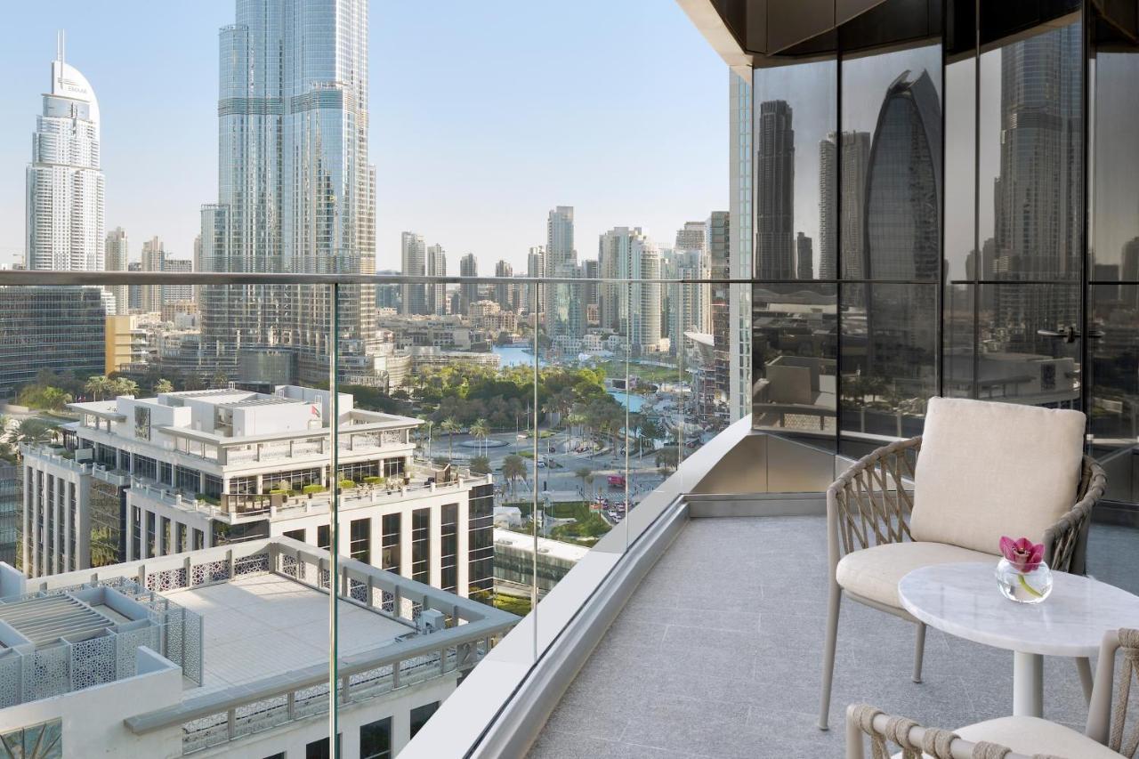 Habitación Club con 2 camas y vistas al Burj Khalifa - Acceso exclusivo a la piscina infinita y al salón del club en la planta 54.