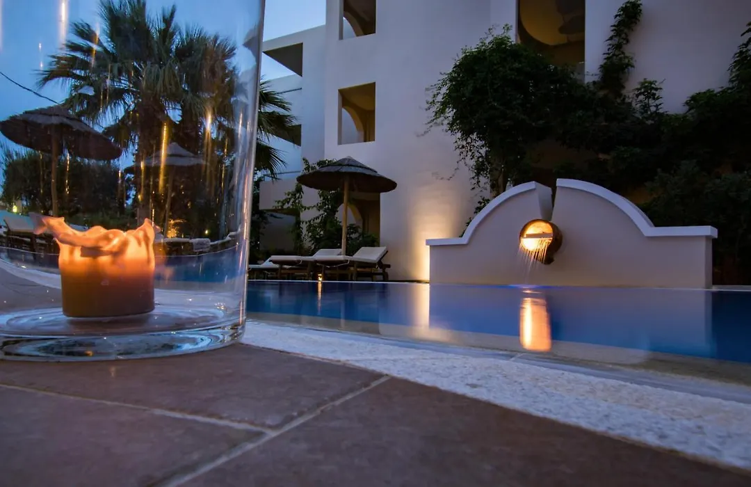 Parasol Luxury Hotel & Suites Adults Only-1