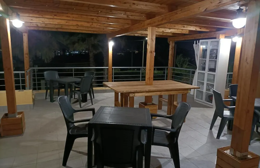 B&B Sale e Sole sul Mare-1