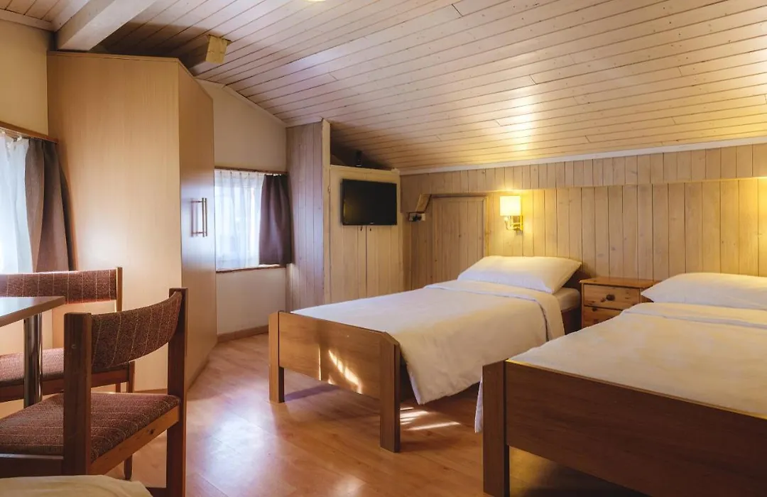 Guesthouse By The Rex-1