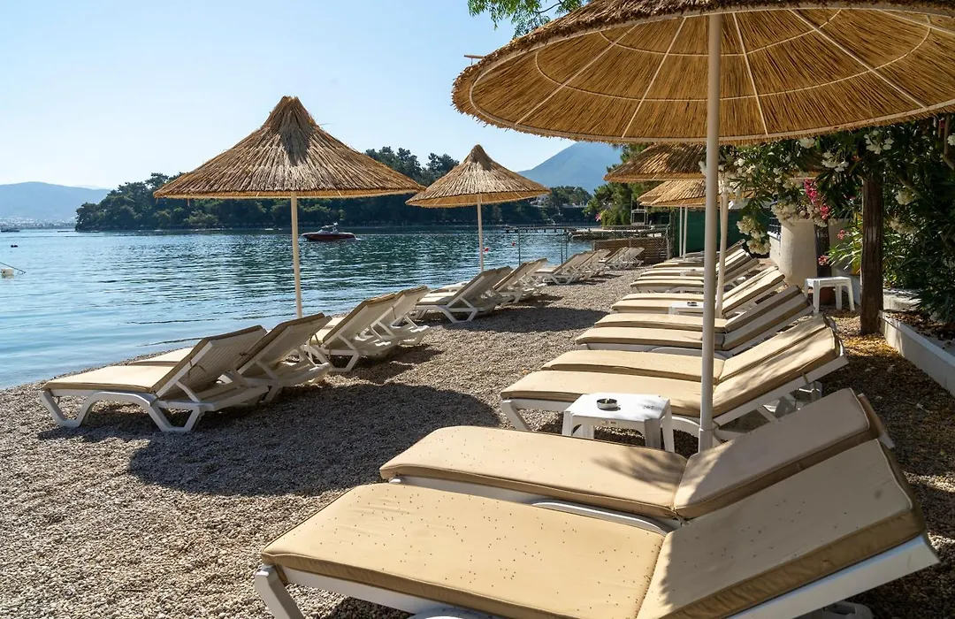 Alesta Yacht Hotel-1