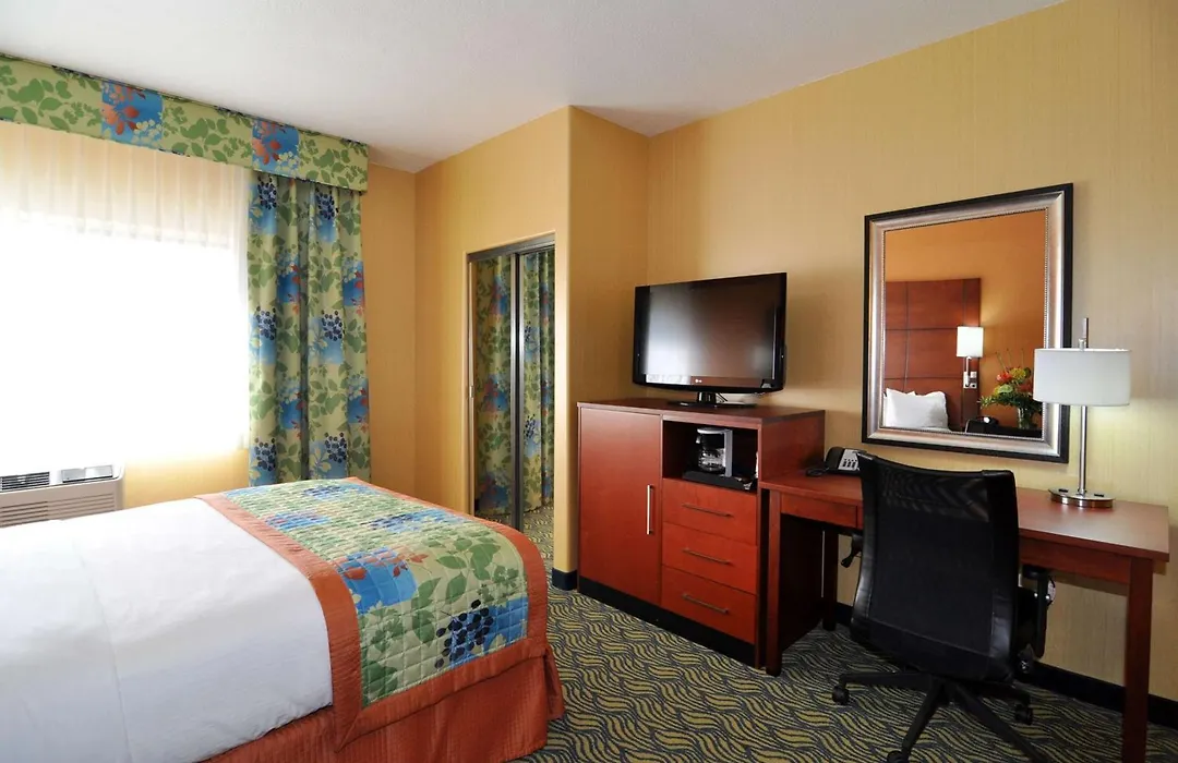 Best Western Plus Fresno Inn-1