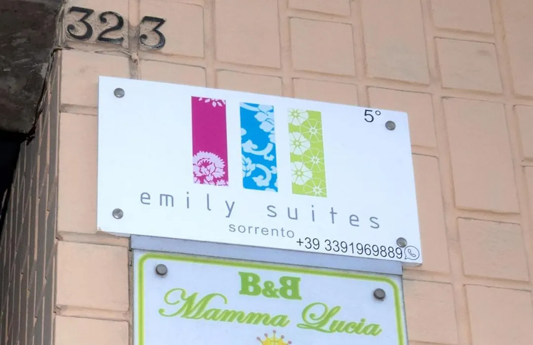 Guest House Emily Suites Sorrento-1