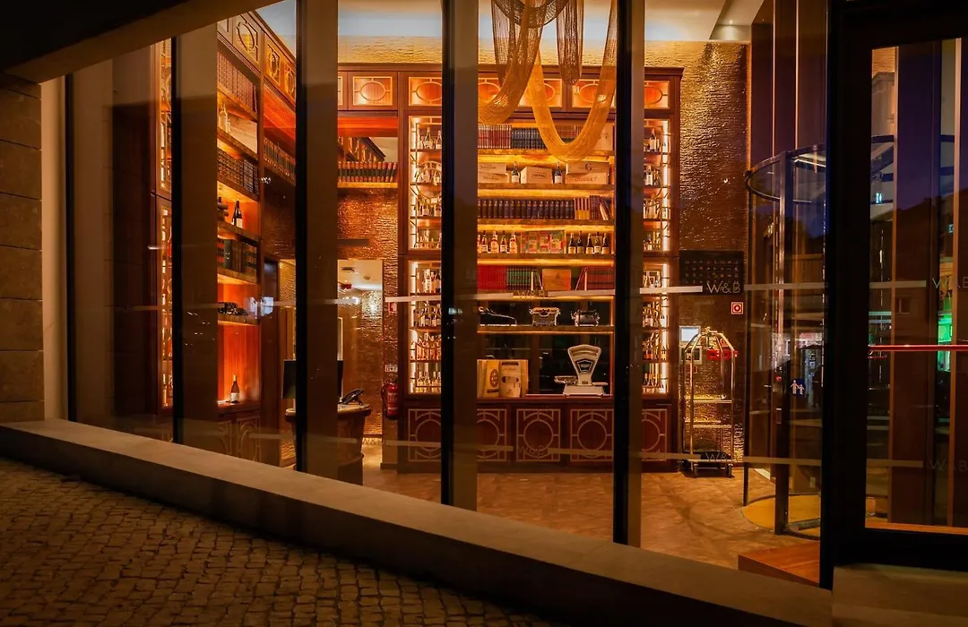 Wine & Books Lisboa Hotel-1