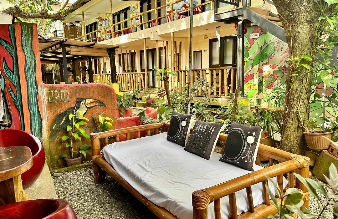 Lazy Dog Bed & Breakfast-1