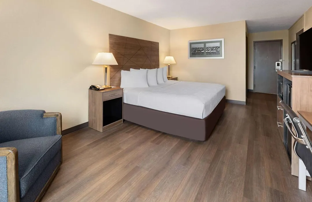 Wingate By Wyndham Troy-1