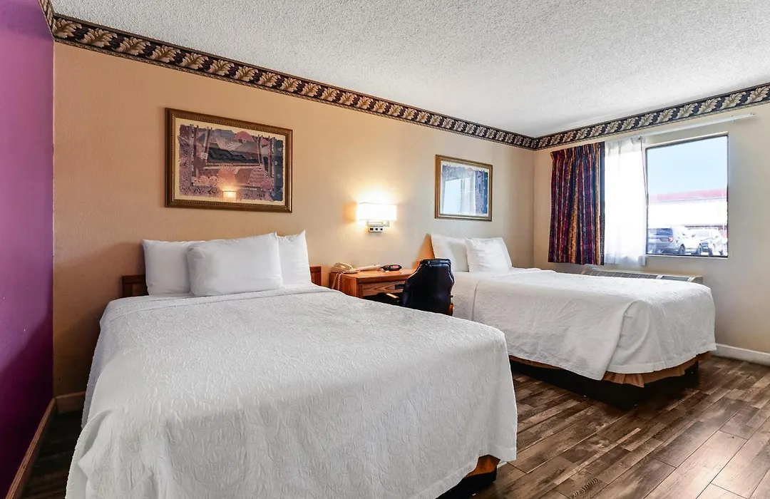 Knights Inn Madera-1
