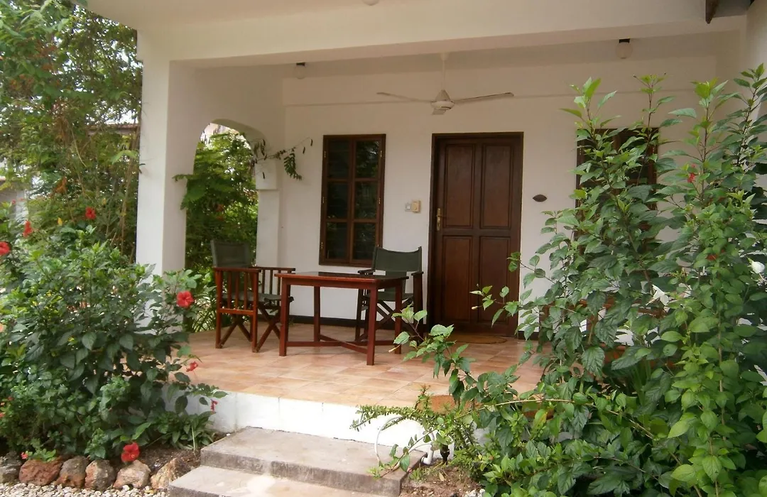 Flame Tree Cottages-1