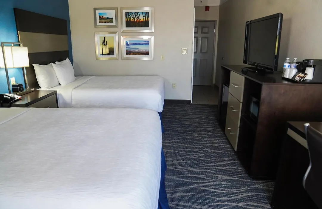 La Quinta By Wyndham Phoenix I-10 West-1
