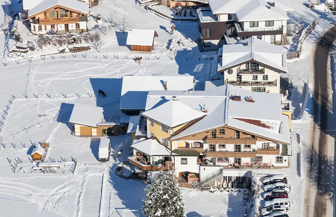 Landhotel Hubengut Bed&Breakfast-1