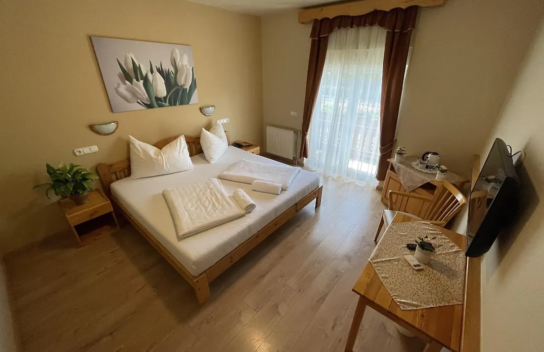Hotel Karin-1