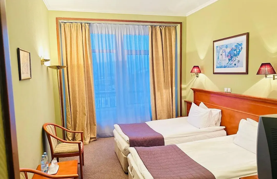 Готель Дніпро Dnipro Hotel-1