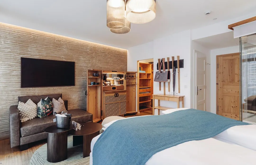 Mooser Hotel-1