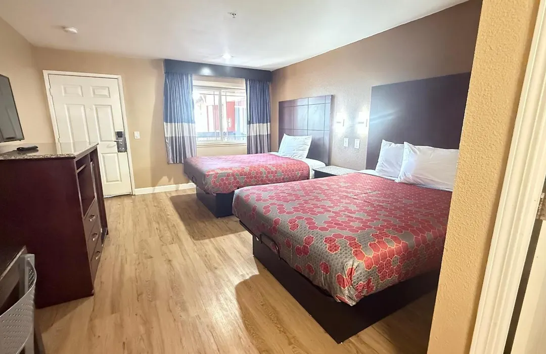 Valley Inn-1