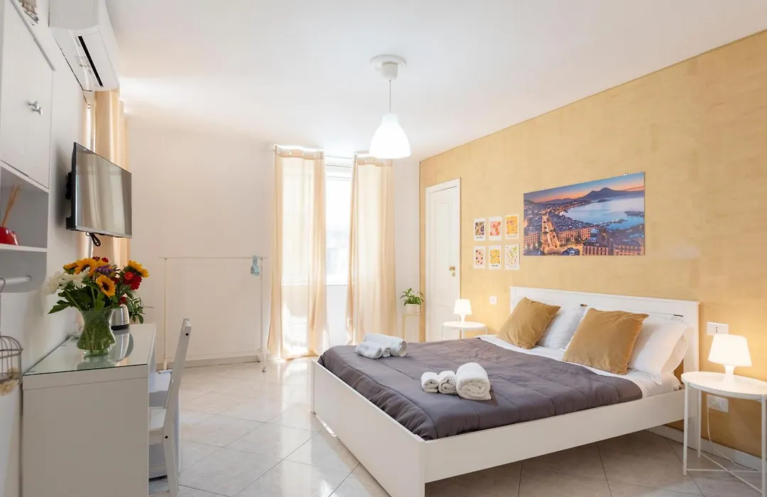 Napoli centro, DM suites-1