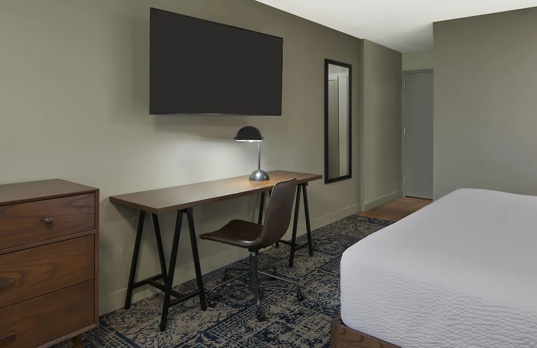 Four Points By Sheraton Toronto Airport-1