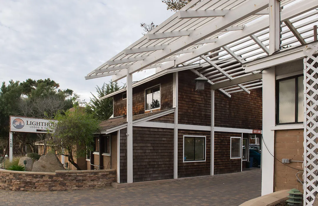 Lighthouse Lodge & Cottages-1