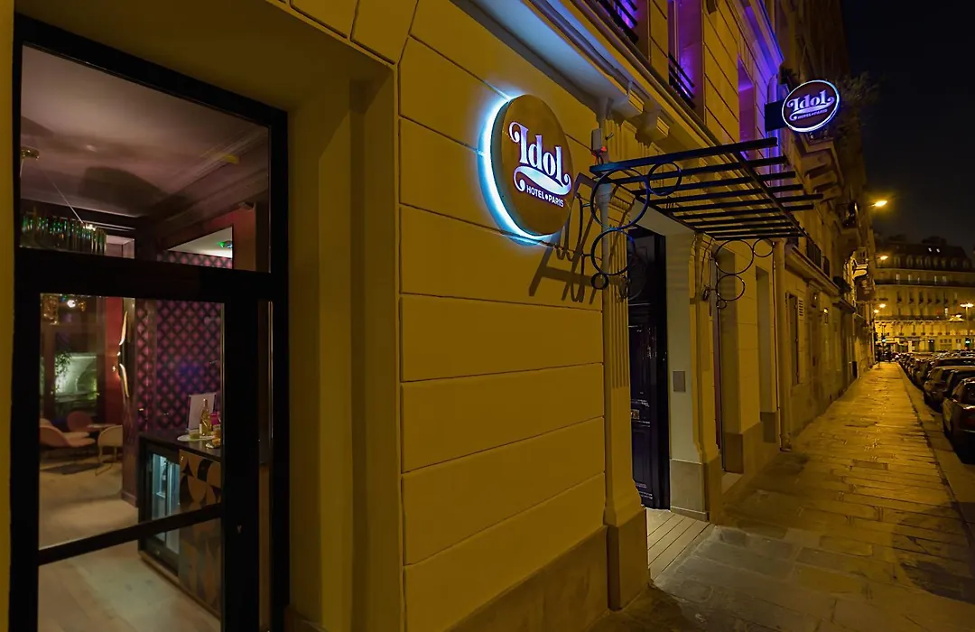 Idol Hotel-1