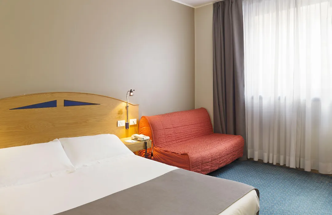 City Hotel & Suites-1
