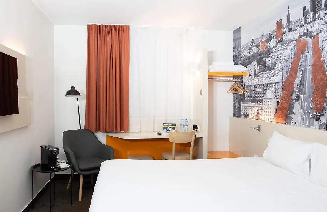 B&B Hotel Warszawa-Okecie-1