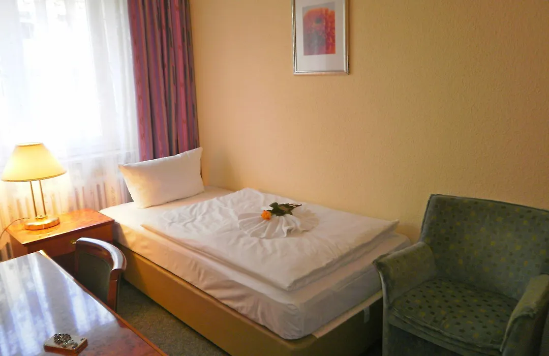 Hotel Amadeus Central-1