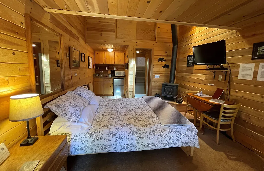 Holly'S Place-1
