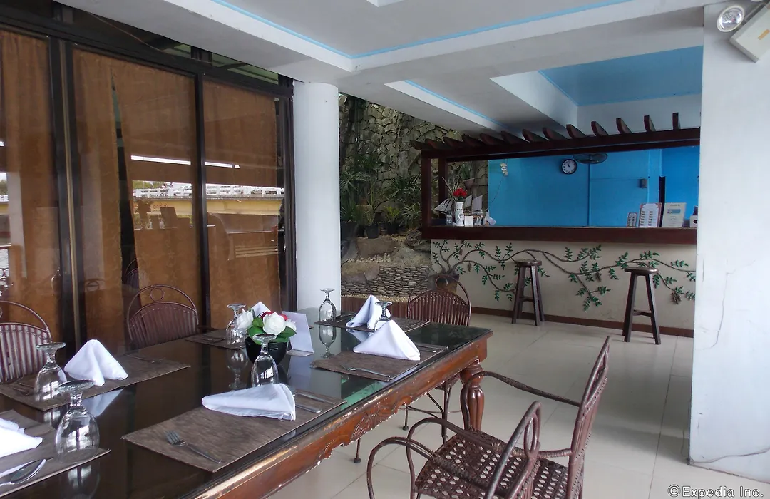 Regatta Hotel-1
