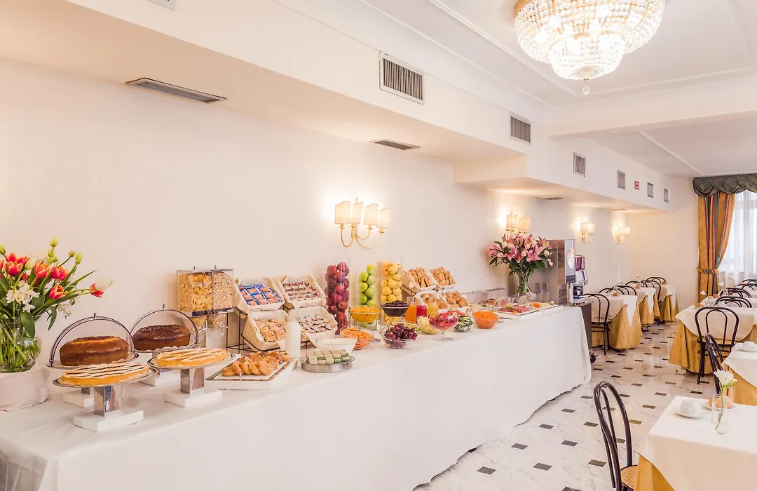 Raeli Hotel Lux-1
