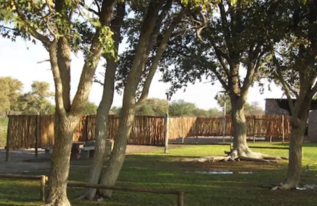 Eldorado Guest House & Camping-1