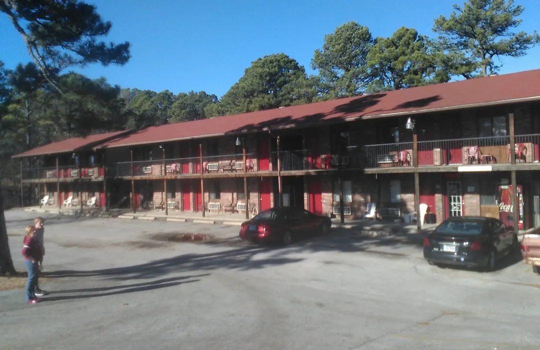 The Razorback Lodge-1