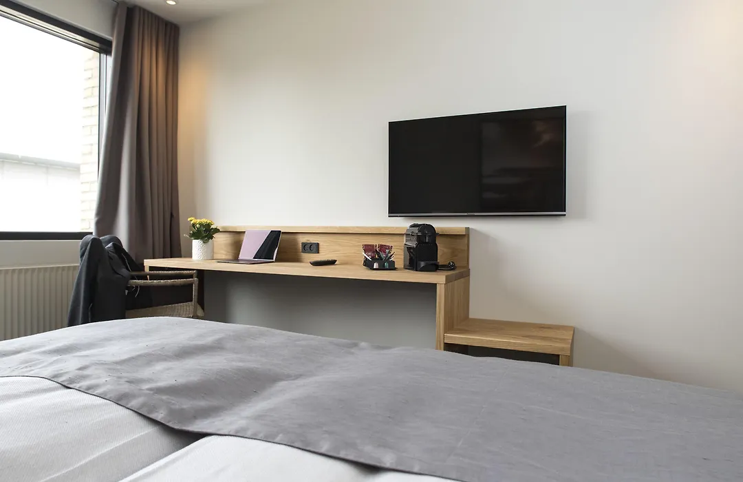 Hotel 6400-1