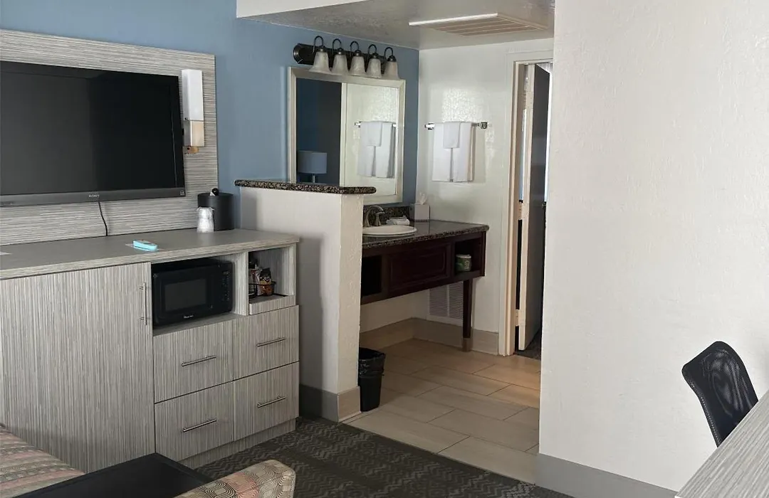 Surestay Innsuites Phoenix Hotel & Suites By Best Western-1