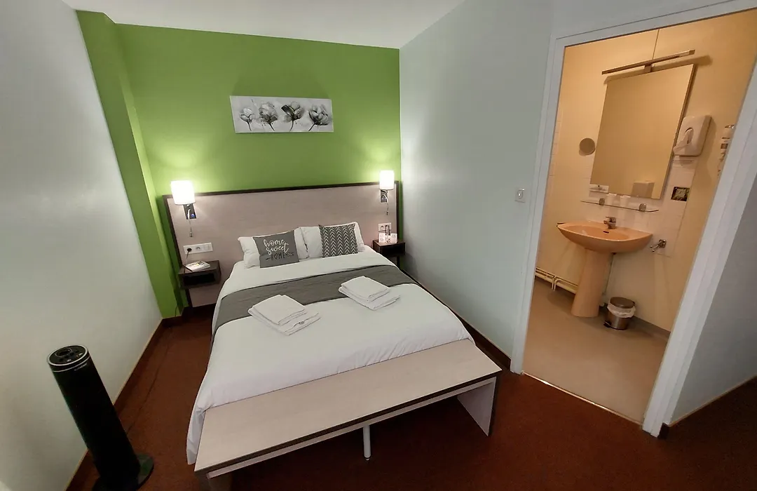 Le 120 - Groupe Logis Hotels - Ex Auberge la Terrasse-1