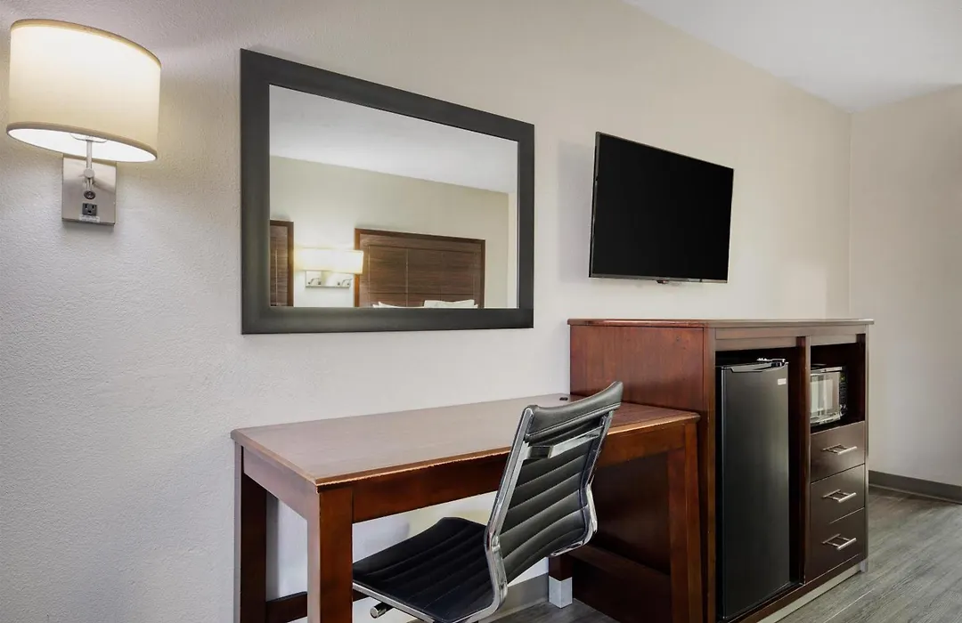 Surestay Hotel By Best Western Terrell-1