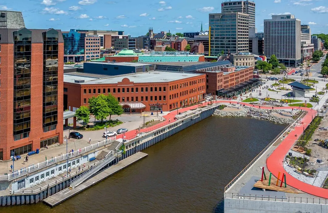 Saint John Harbourfront Hotel-1