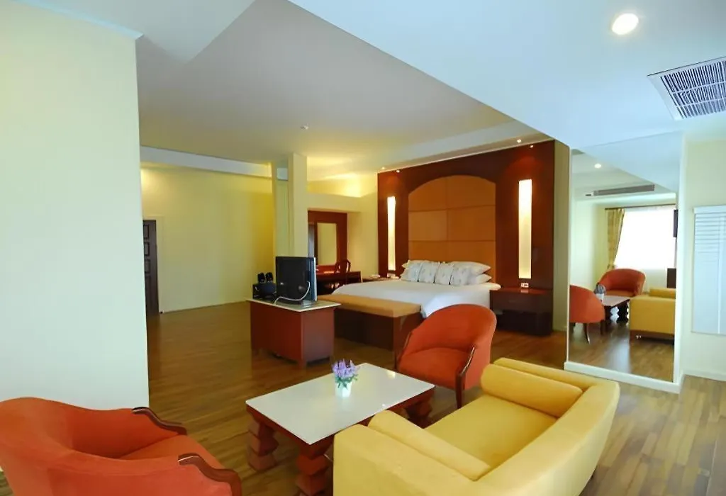 Hip Hotel Bangkok-1