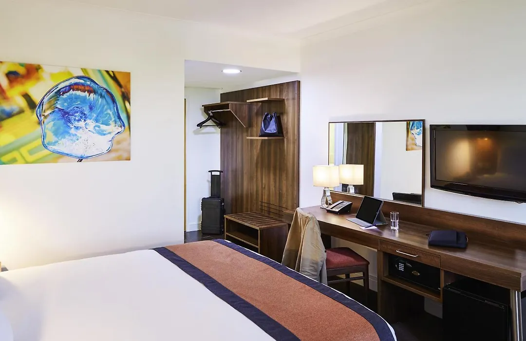 Mercure St Helens-1