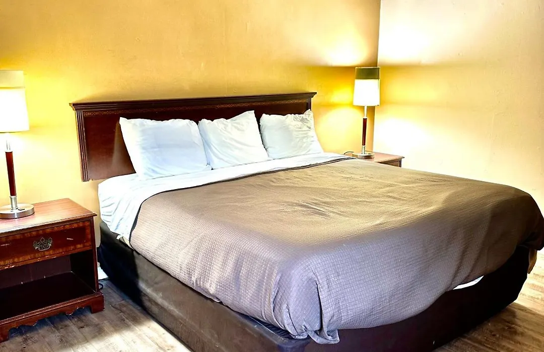 Wickford Motor Inn-1